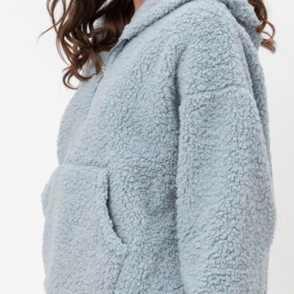 Light blue Soft teddy 1/2 zip up pullover with adjustable bottom NWT - Picture 6 of 11